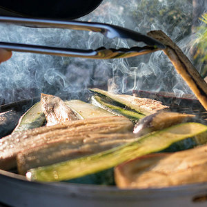 Grilling zucchini