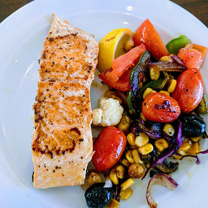 Broiled salmon and vegetables