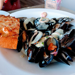 Steamed mussels