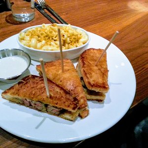 Steak Sandwich and Macaroni & Cheese