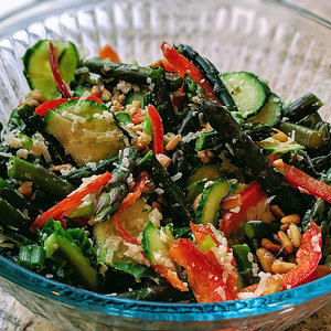 Purple asparagus salad