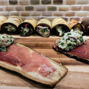 Zucchini prosciutto rollups